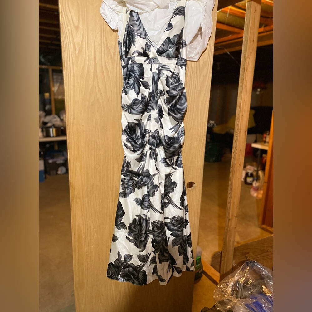 Black and white dress size 11/13 (size 6-8) B Darlin , worn once c3 hrs - Picture 2 of 2